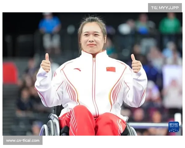 残特奥会举重赛场温情一刻：对手互相鼓励，赛后拥抱致意