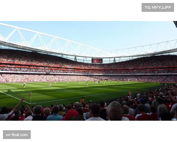 阿森纳酋长球场灯光秀，庆祝新年胜利